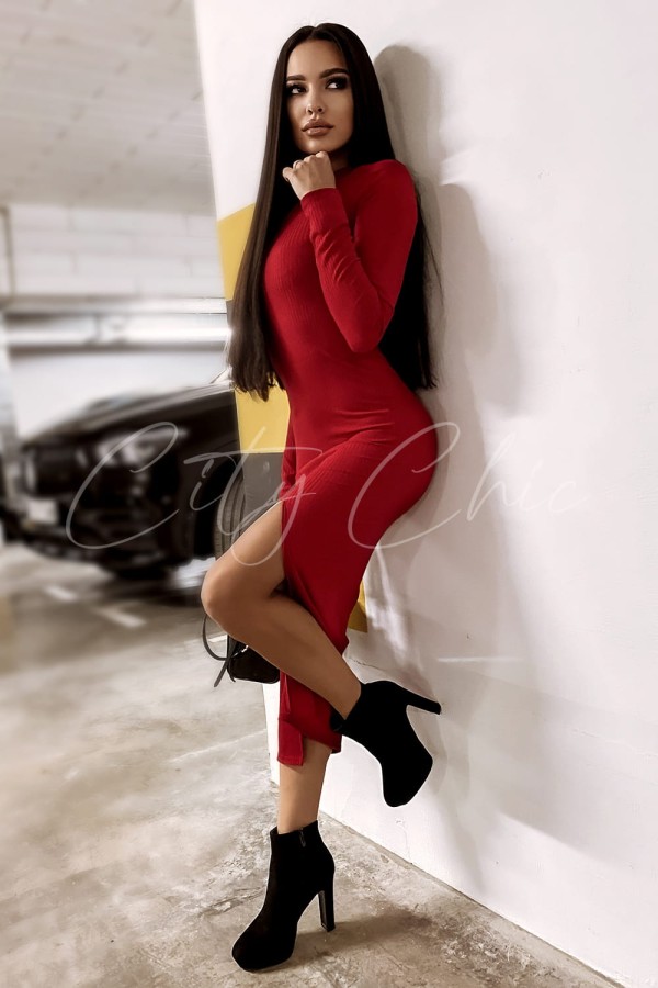 Sukienka z rozcięciem 850 red