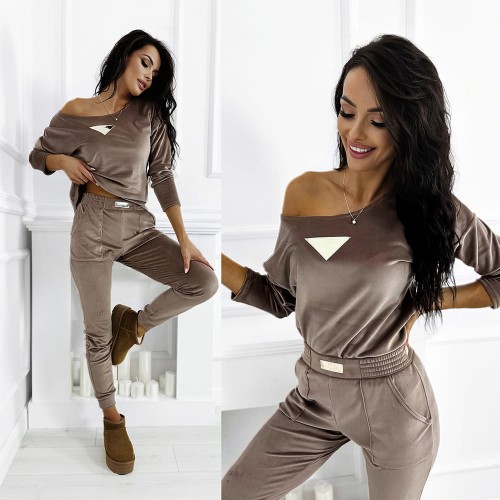 dres welurowy mocca