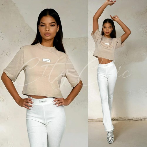 beżowa bluzka z krótkim rękawem