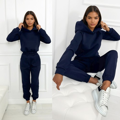 granatowy basic dres