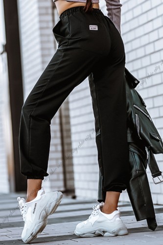 spodnie-dresowe-czarne-3